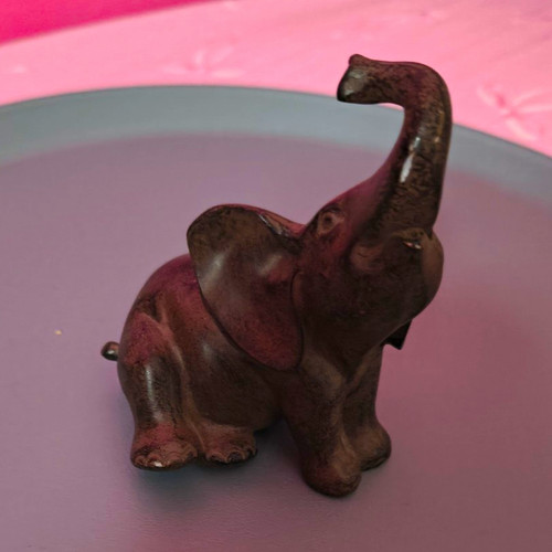 Brown wooden elephant figurine - brown,