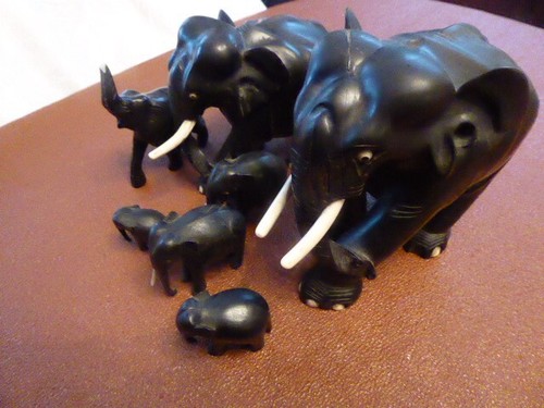 Collectable wooden elephants - collectable, x
