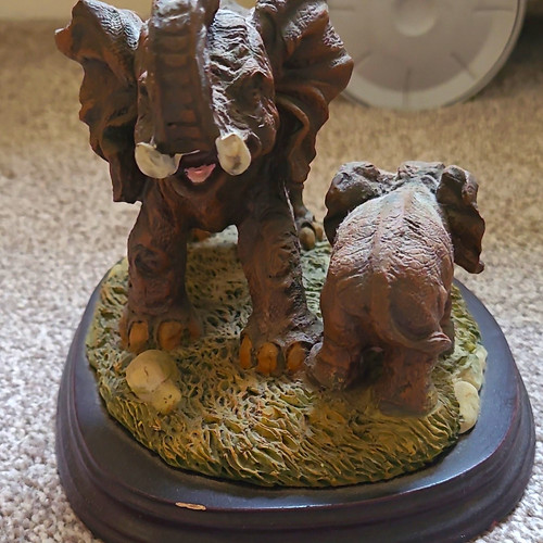 Elephant ornament figurine - elephant, ornament/figurine