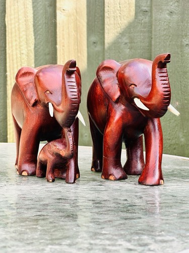 Family themes wooden elephants - wooden,